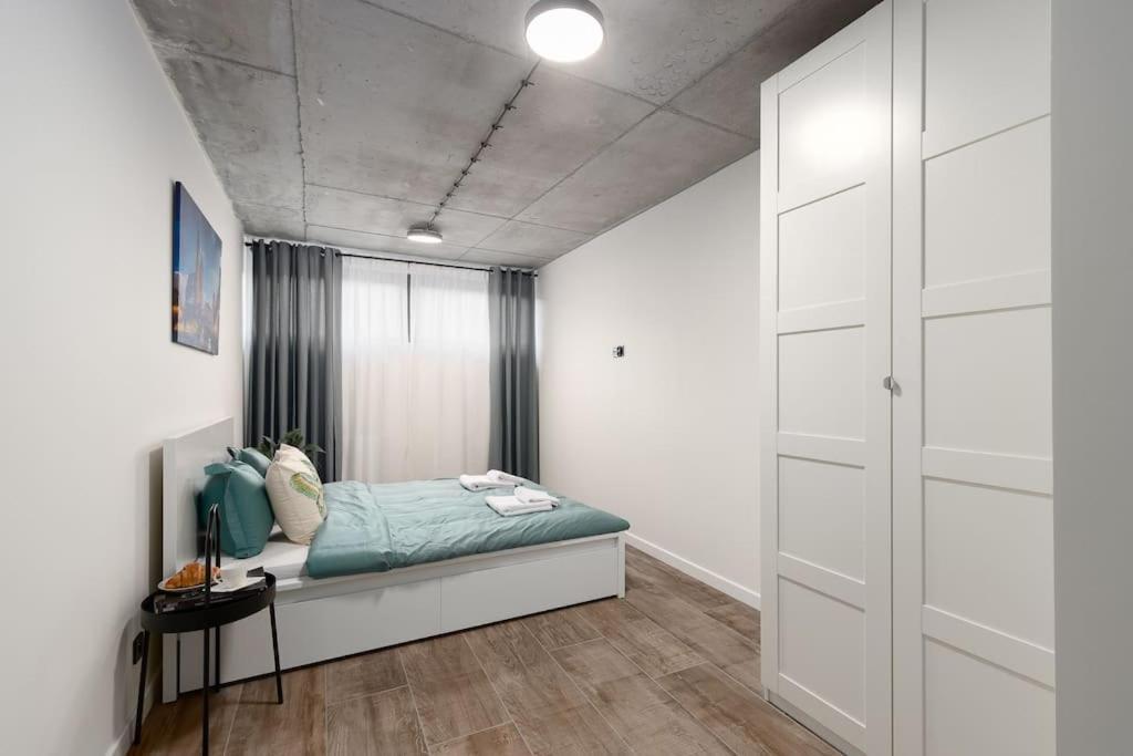 New Place Next To Vistula & Wawel Castle * Krakau